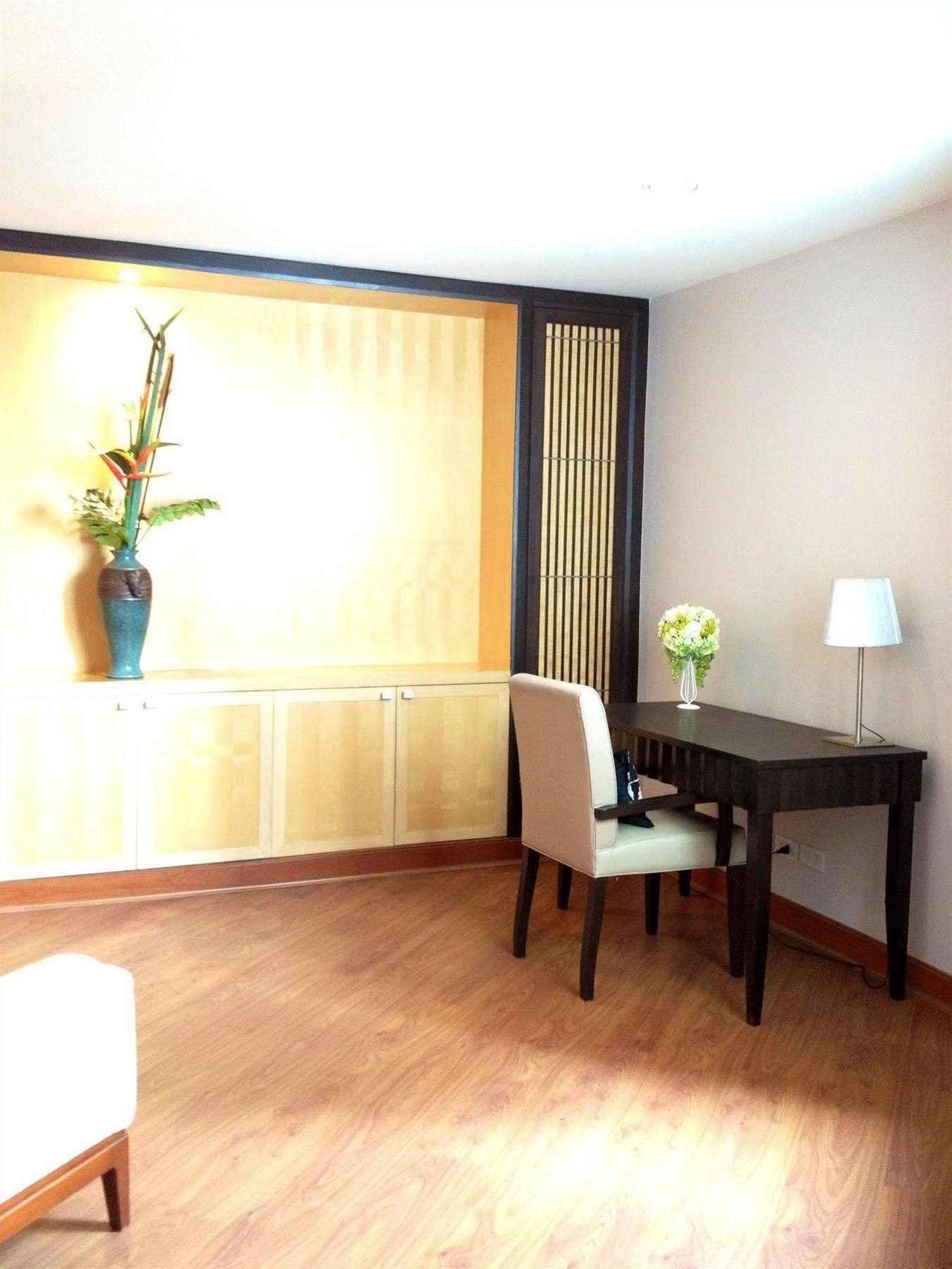 Gardengrove Suites Bangkok Exterior photo