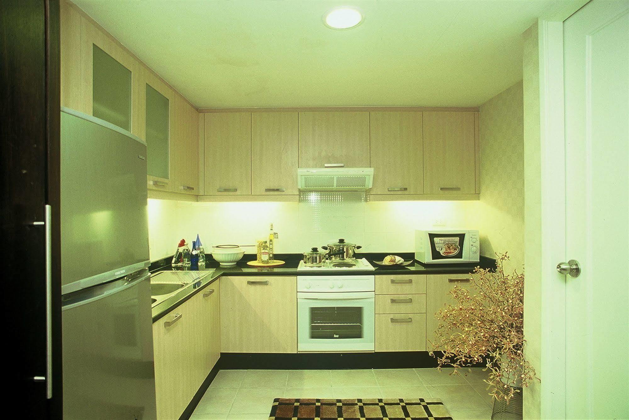 Gardengrove Suites Bangkok Exterior photo